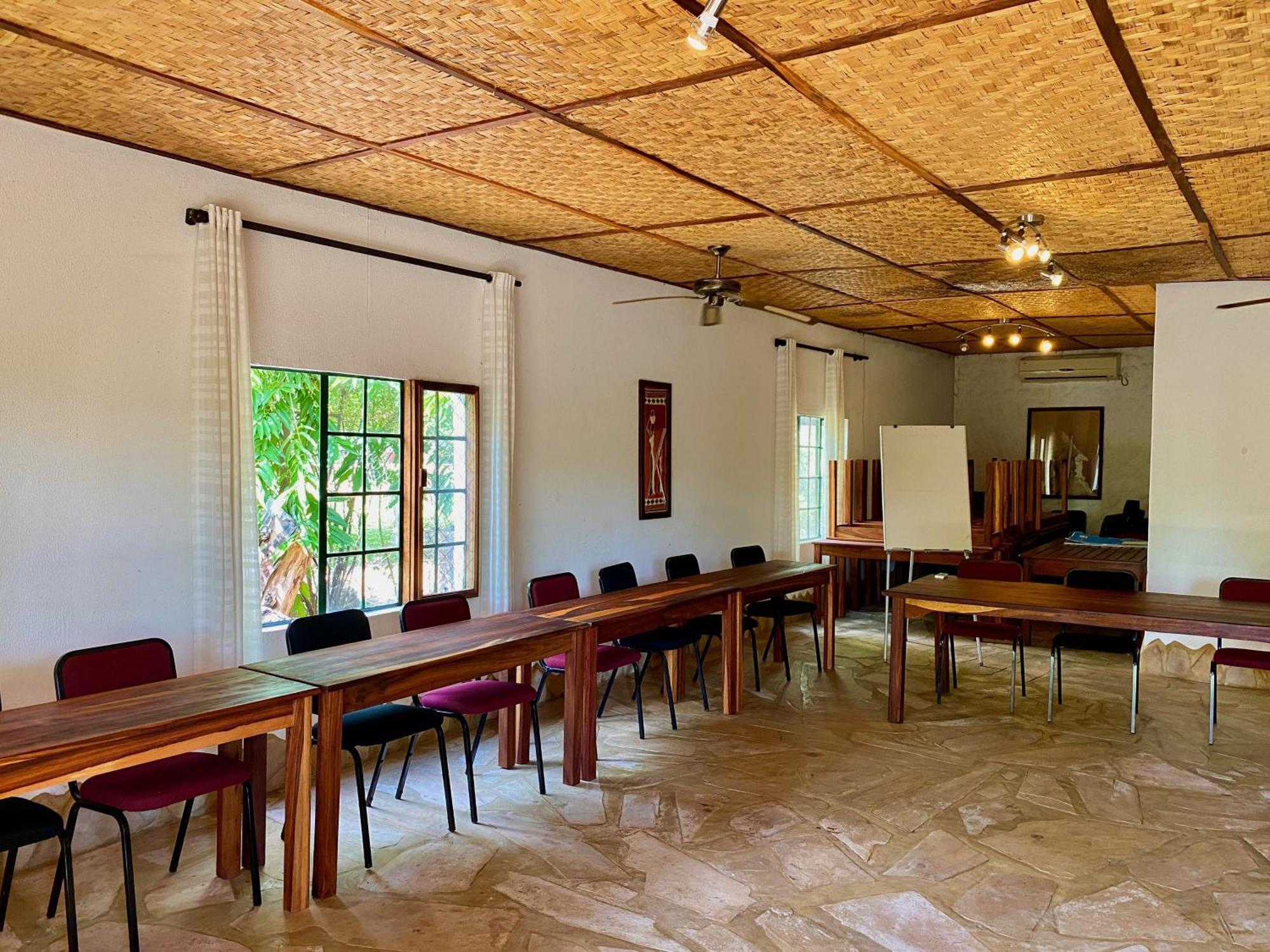 Tambuti Lodge รุนดู ภายนอก รูปภาพ