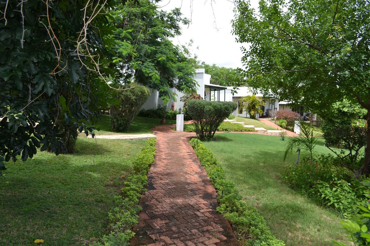 Tambuti Lodge รุนดู ภายนอก รูปภาพ