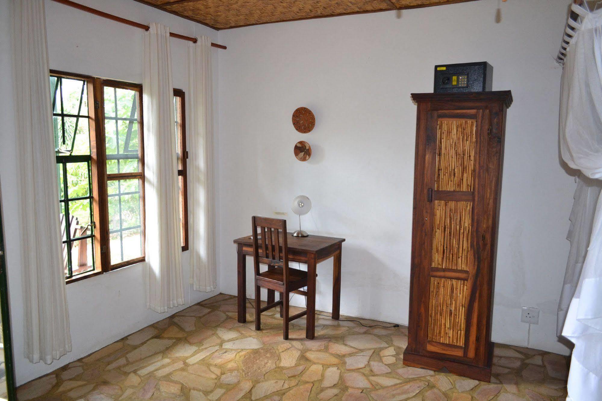 Tambuti Lodge รุนดู ภายนอก รูปภาพ